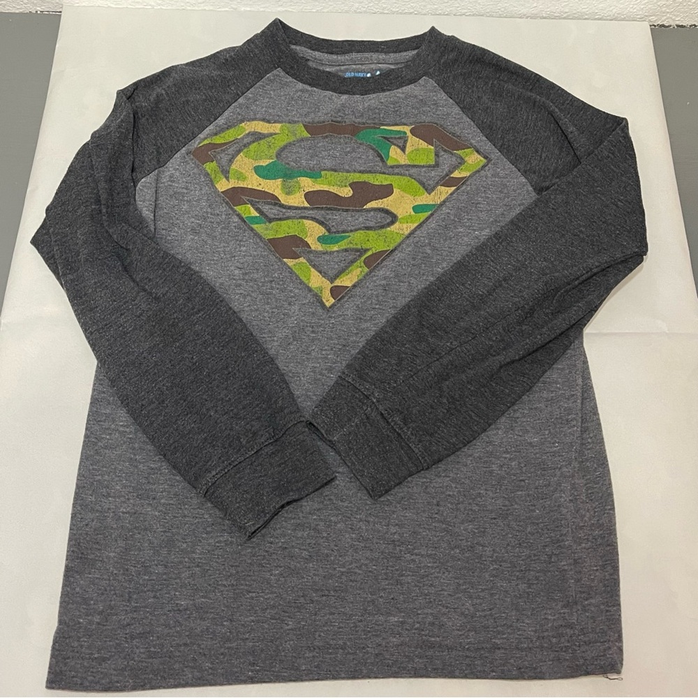Old Navy SUPERMAN Camo Raglan Collectabilitees Boys long sleeve shirt S 6-7